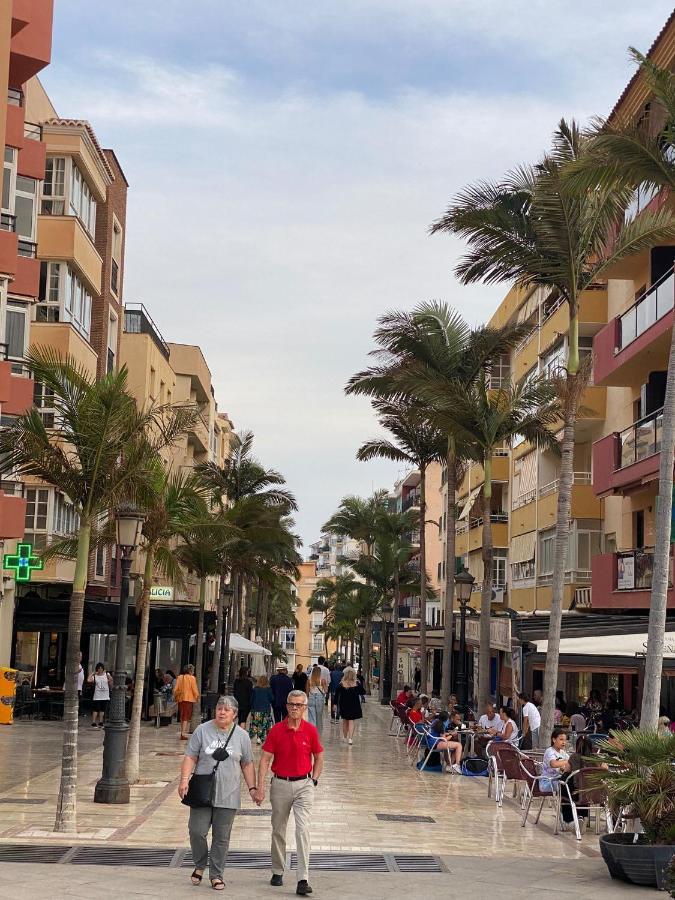 Apartamento con impresionante vista, piscina y parking Benalmádena Exterior foto