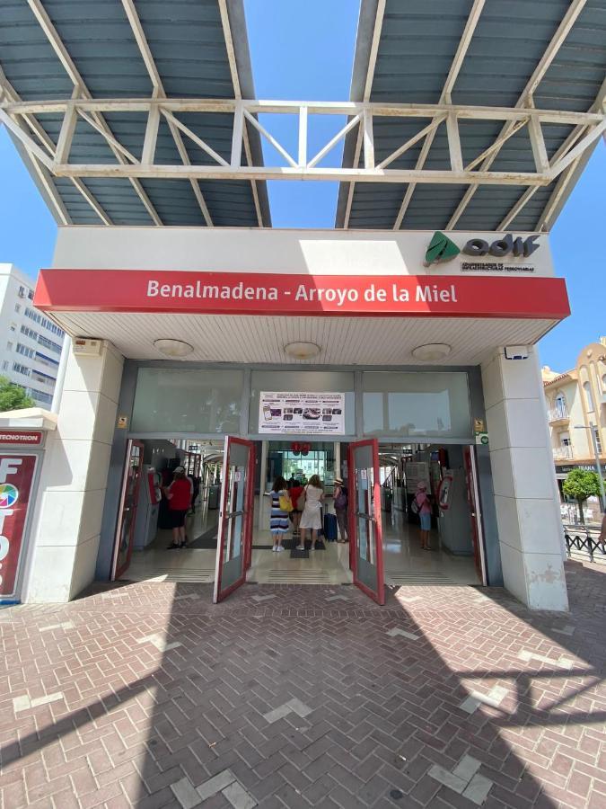 Apartamento con impresionante vista, piscina y parking Benalmádena Exterior foto