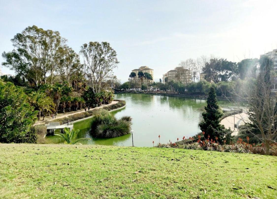 Apartamento con impresionante vista, piscina y parking Benalmádena Exterior foto